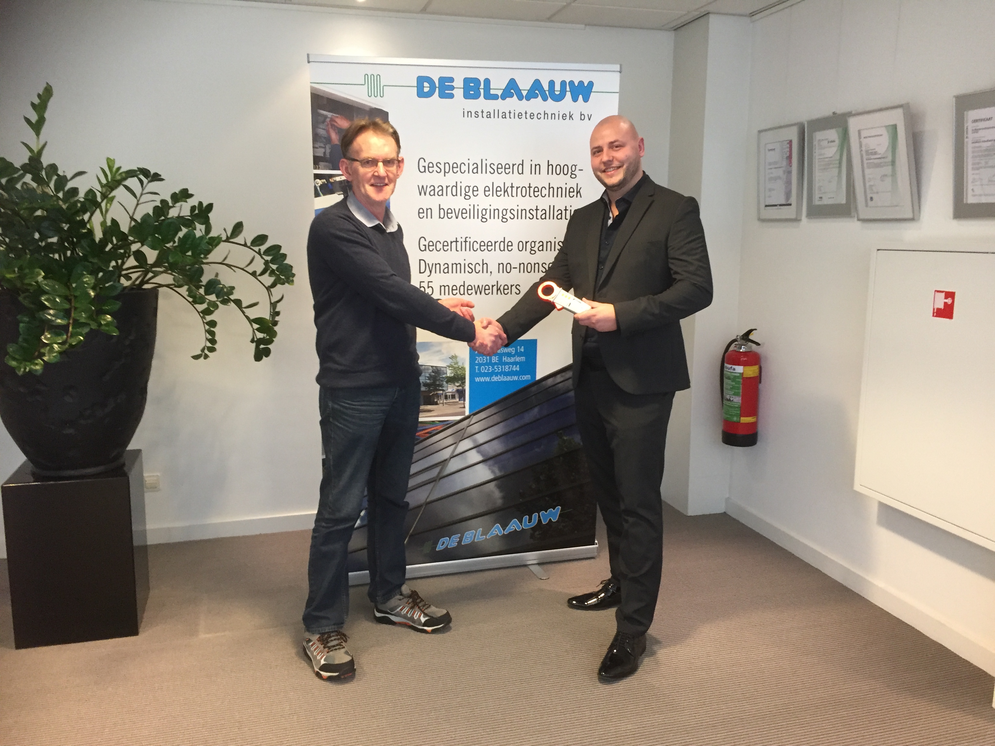 Koos Konijn van De Blaauw Installatietechniek uit Haarlem (links) en Daniël van Wijk van Euro-Index.