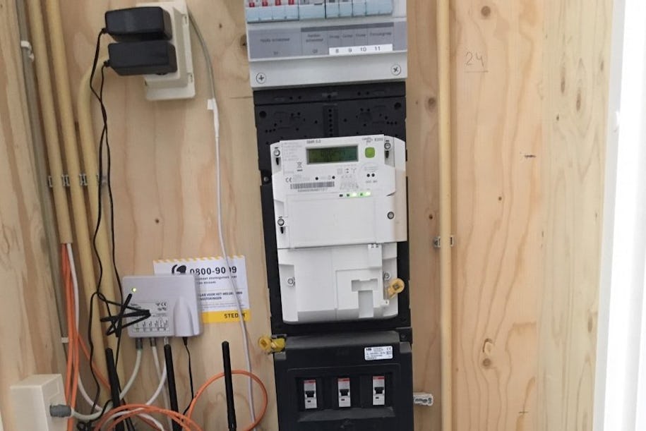 Vaak bevindt niet alleen de E-installatie zich in het bovenste gedeelte van de meterkast.