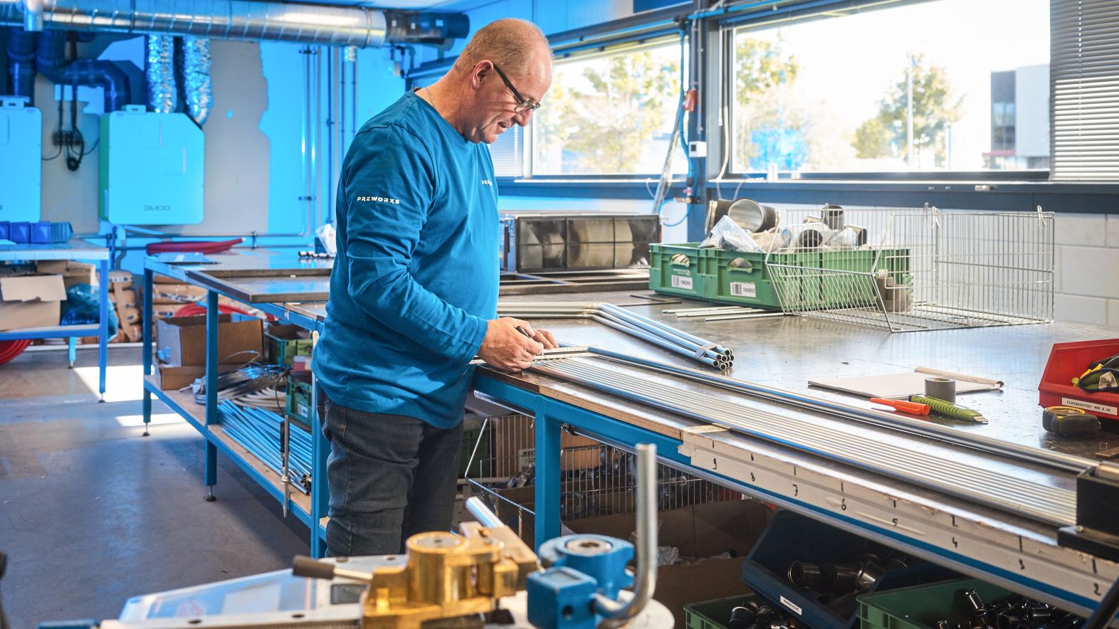 "Klanten leveren onderdelen bij ons aan, en wij maken daar een samengesteld product van."
