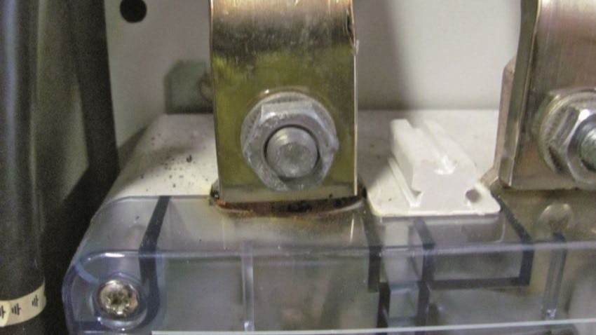 Oververhitting op één aansluiting.