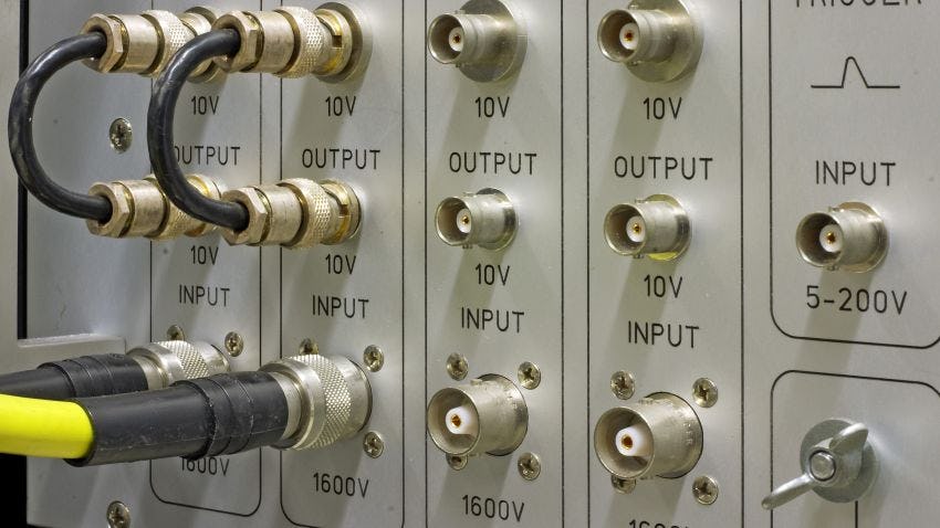 Meerpuntsaarding wordt van oudsher toegepast bij radiofrequenties. Beeld: Evgeny Murtola/Shutterstock.com.