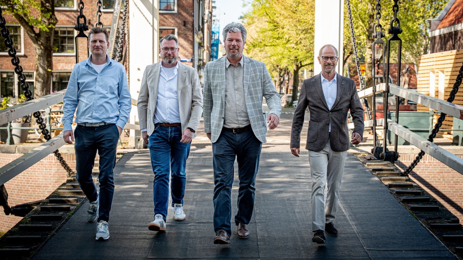 V.l.n.r  Johan van de Meerendonk (directeur CTC), Bart van Waes (directeur CTC), Frank Verbruggen (directeur Regio Zuid Hanab Installation Technology)
en (Erwin Berendsen (group commercial director Hanab)